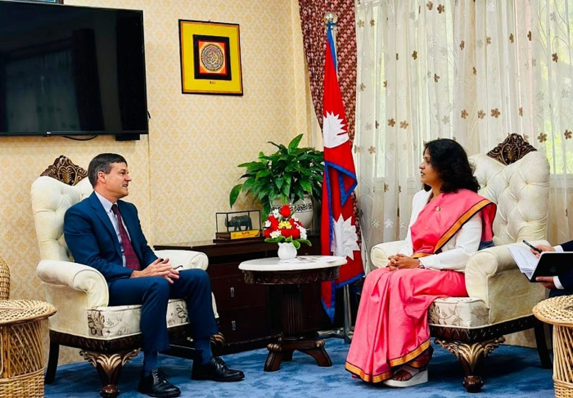 अमेरिकी कार्यवाहक राजदूतसँग उद्योग मन्त्रीको शिष्टाचार भेट, द्विपक्षीय व्यापार र लगानीमा जोड